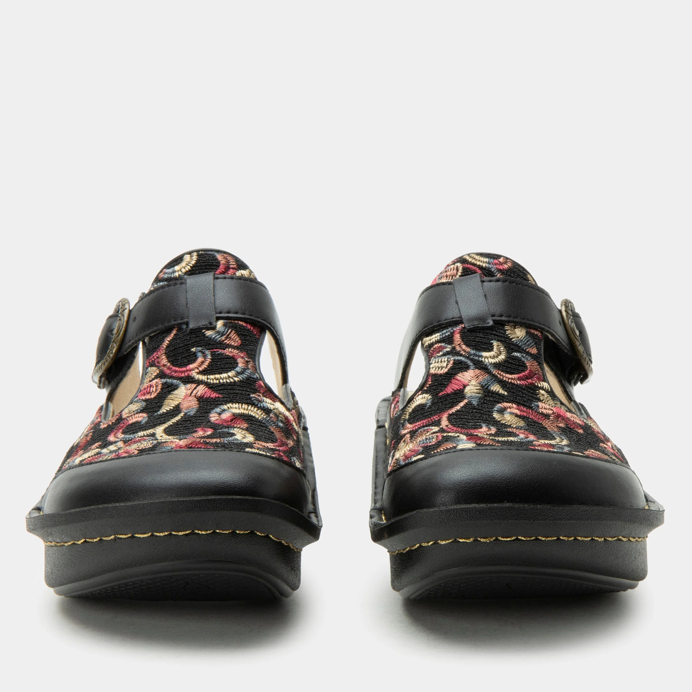 Classic Handicraft Shoe - Image 6