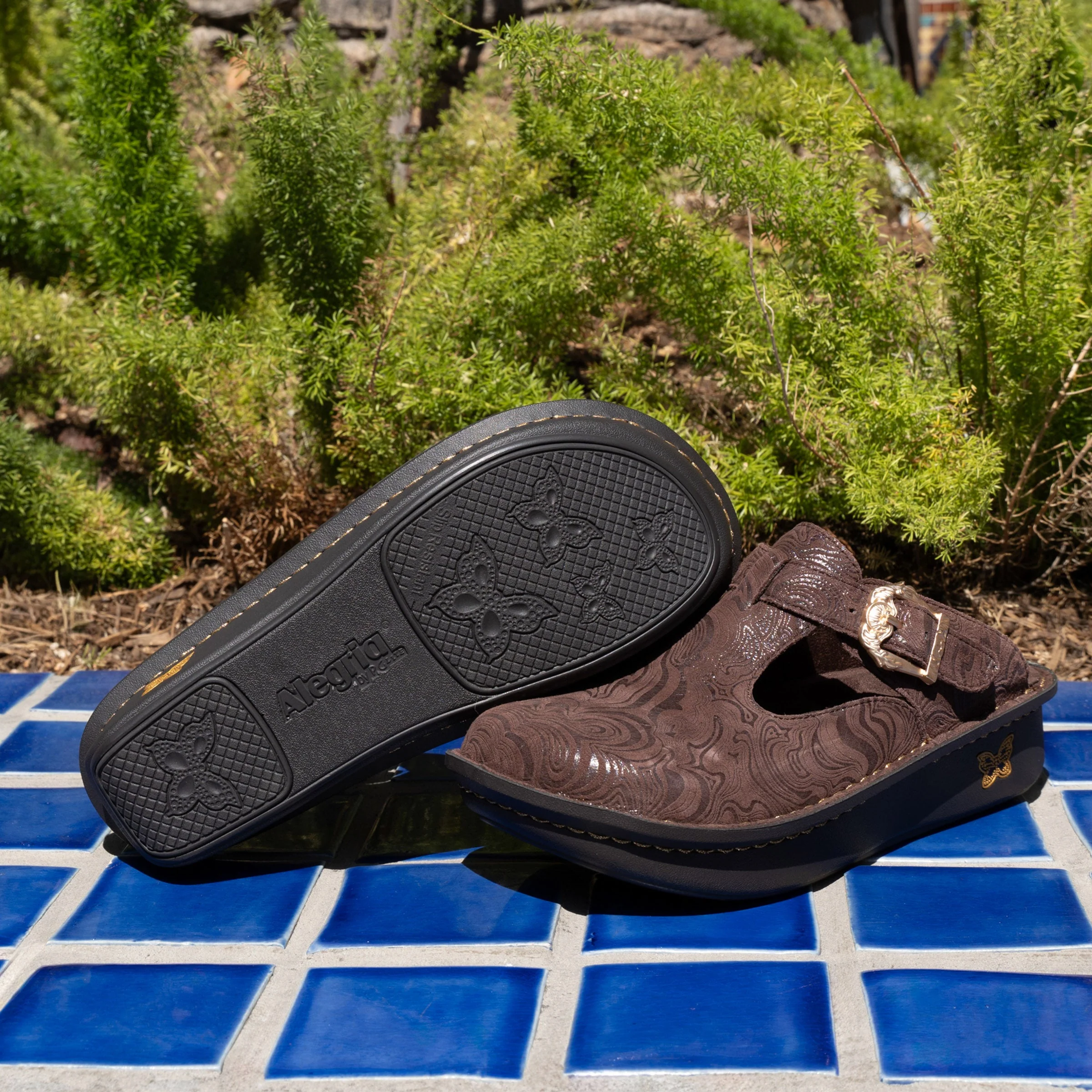 Classic Swirling Brown Shoe - Image 2