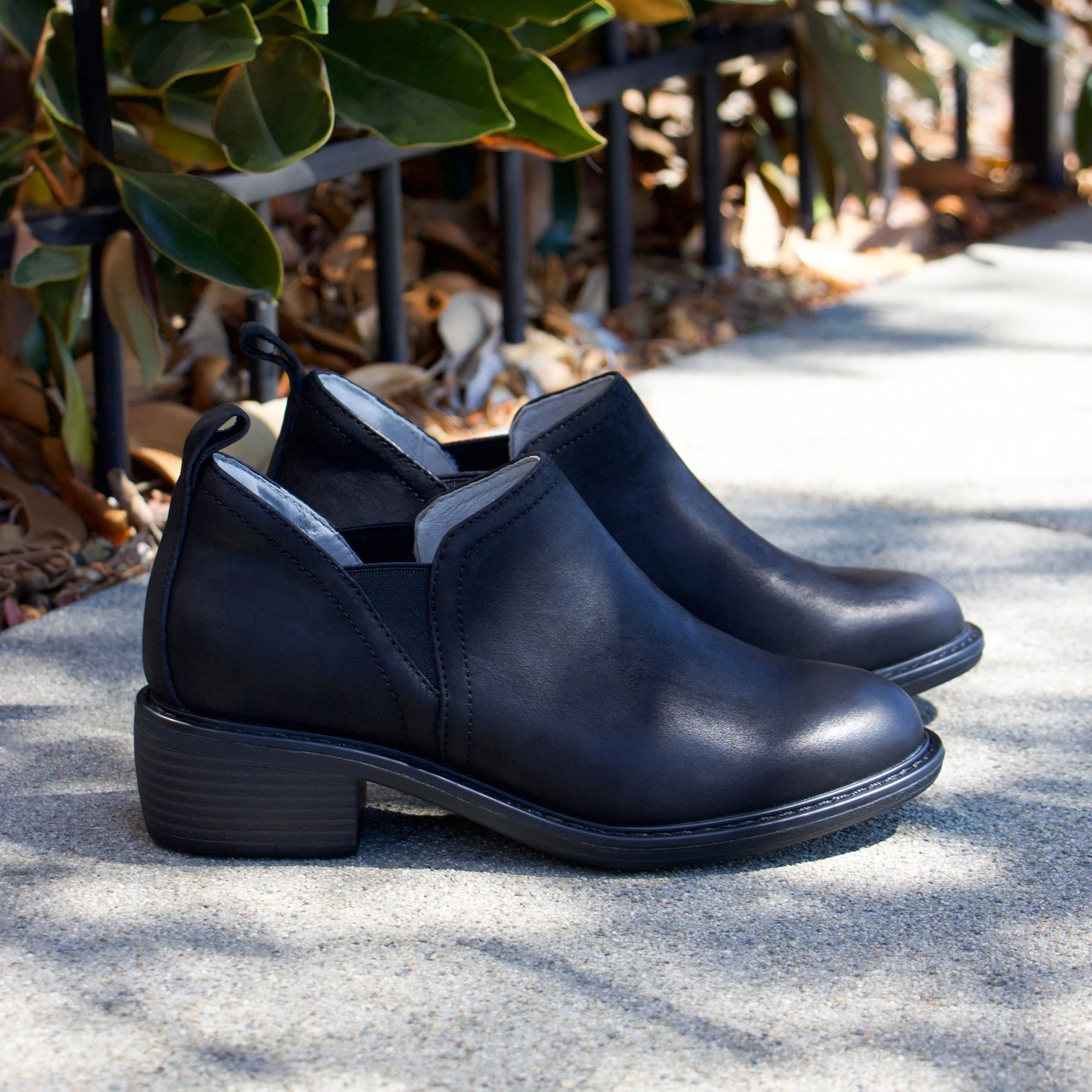 Merle Black Burnish Boot - Image 2