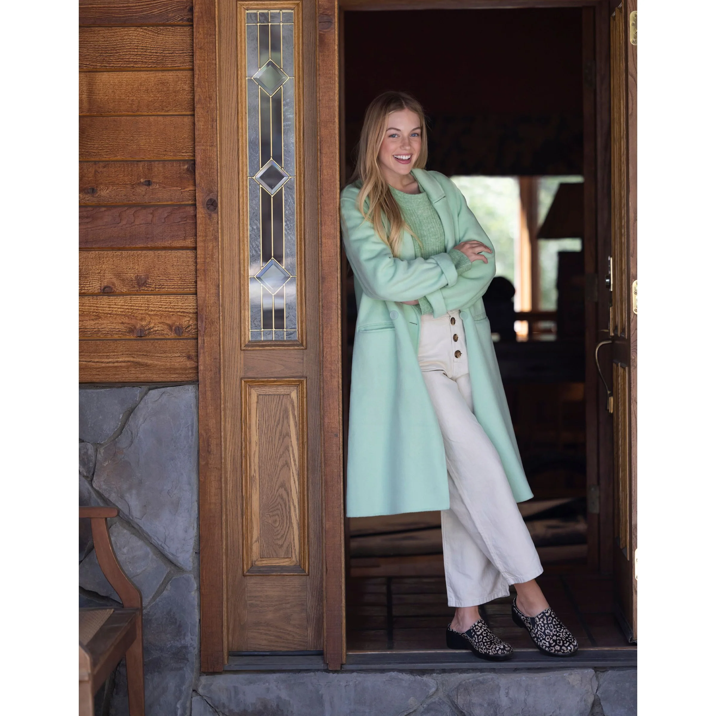 Sereniti Luxe Tundra Clog - Image 7